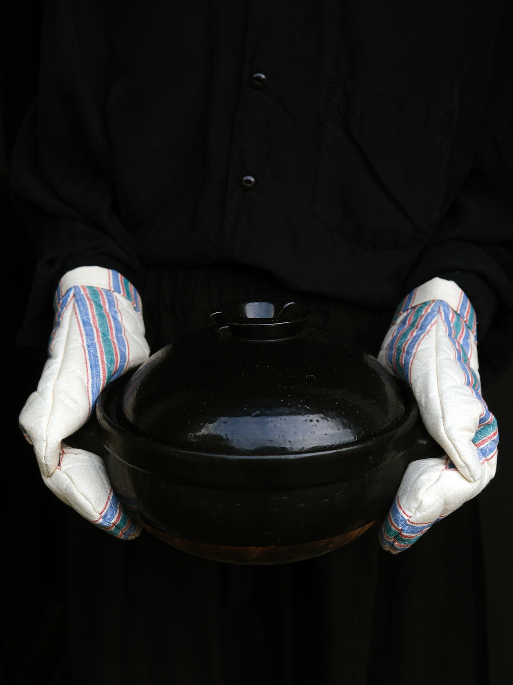 hand-loomed kitchen gloves