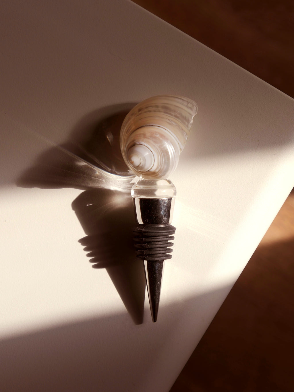 Turbo mini shell wine stopper